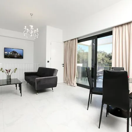 Rans Luxury & In Corfu With Swimming Pool