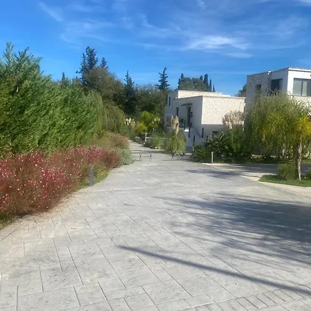 빌라 Rans Luxury & In Corfu With Swimming Pool 고우비아