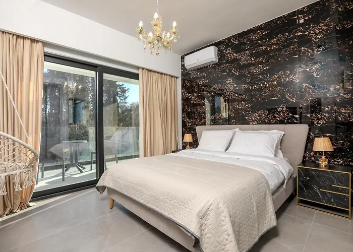 Rans Luxury & In Corfu With Swimming Pool