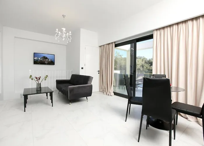 Rans Luxury & In Corfu With Swimming Pool