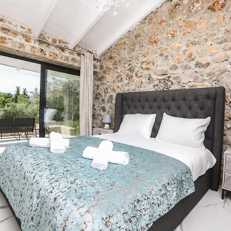 Rans Luxury & In Corfu With Swimming Pool Gouvia