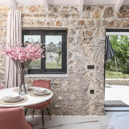Rans Luxury & In Corfu With Swimming Pool Villa