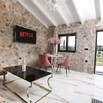 Rans Luxury & In Corfu With Swimming Pool فيلة