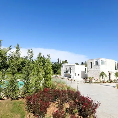 Rans Luxury & In Corfu With Swimming Pool Вилла Гоувия