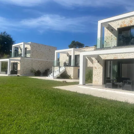Rans Luxury & In Corfu With Swimming Pool * Гоувия